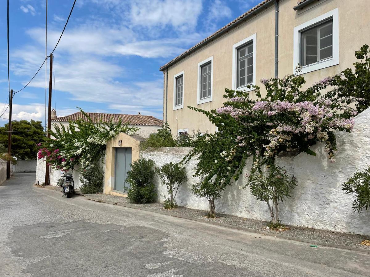 Villa 1853, Spetses Ground Floor Екстер'єр фото